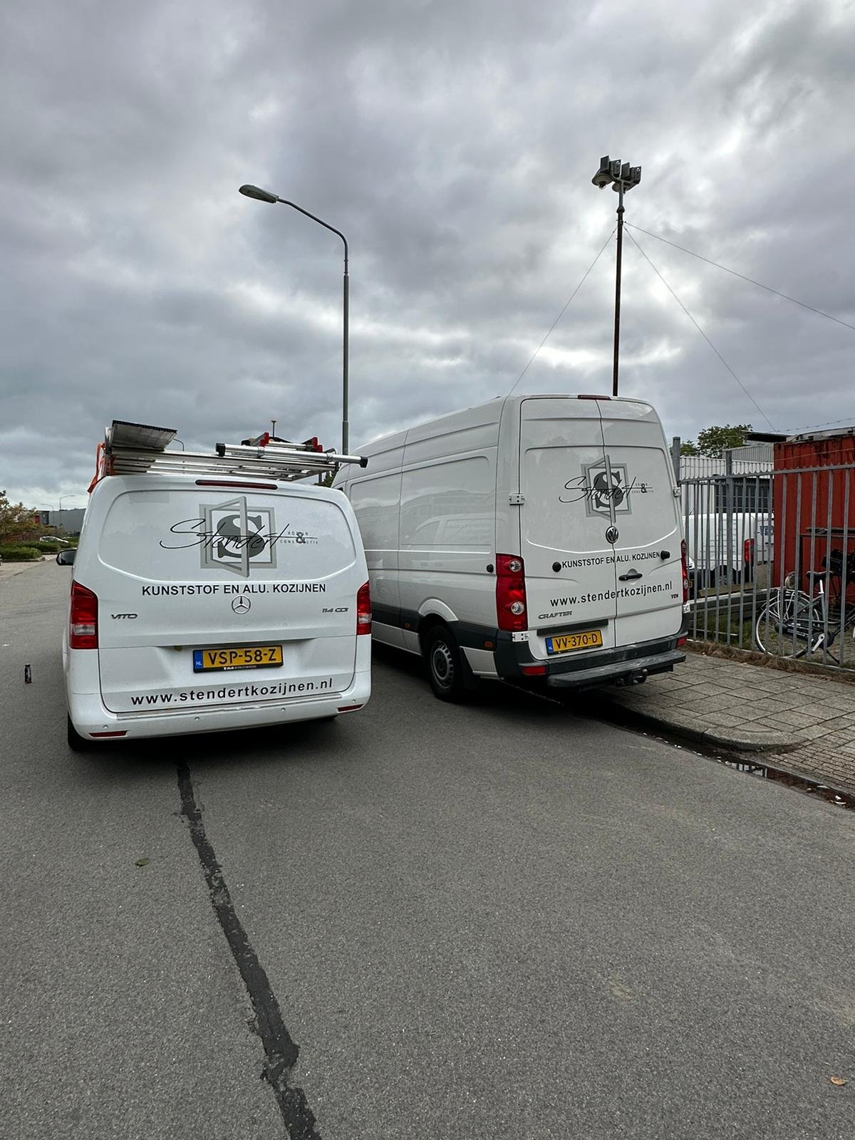 De bedrijfsbussen van Stendert Kozijnen